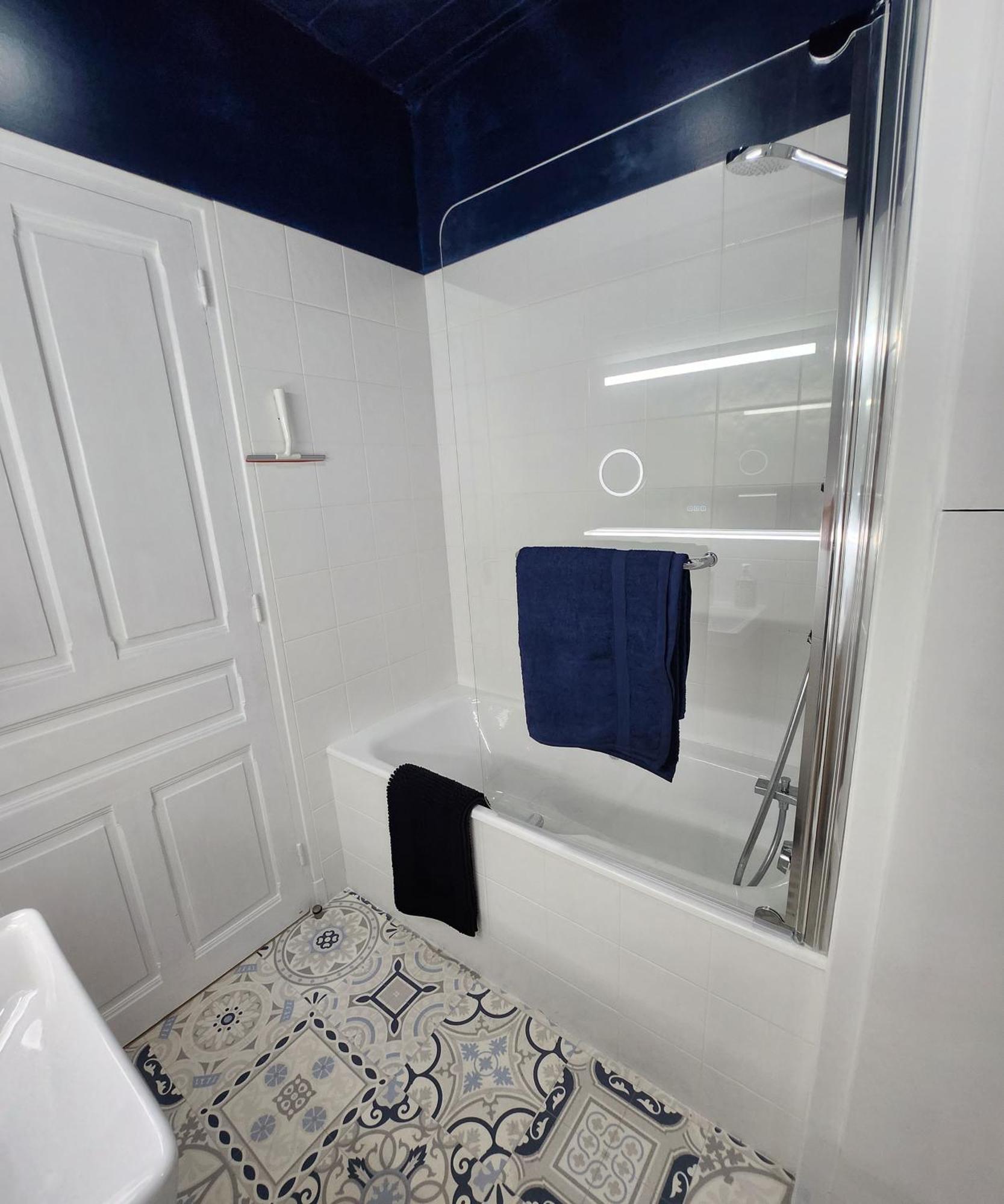 Chaleureux Appartement Refait A Neuf Vic-sur-Cère المظهر الخارجي الصورة